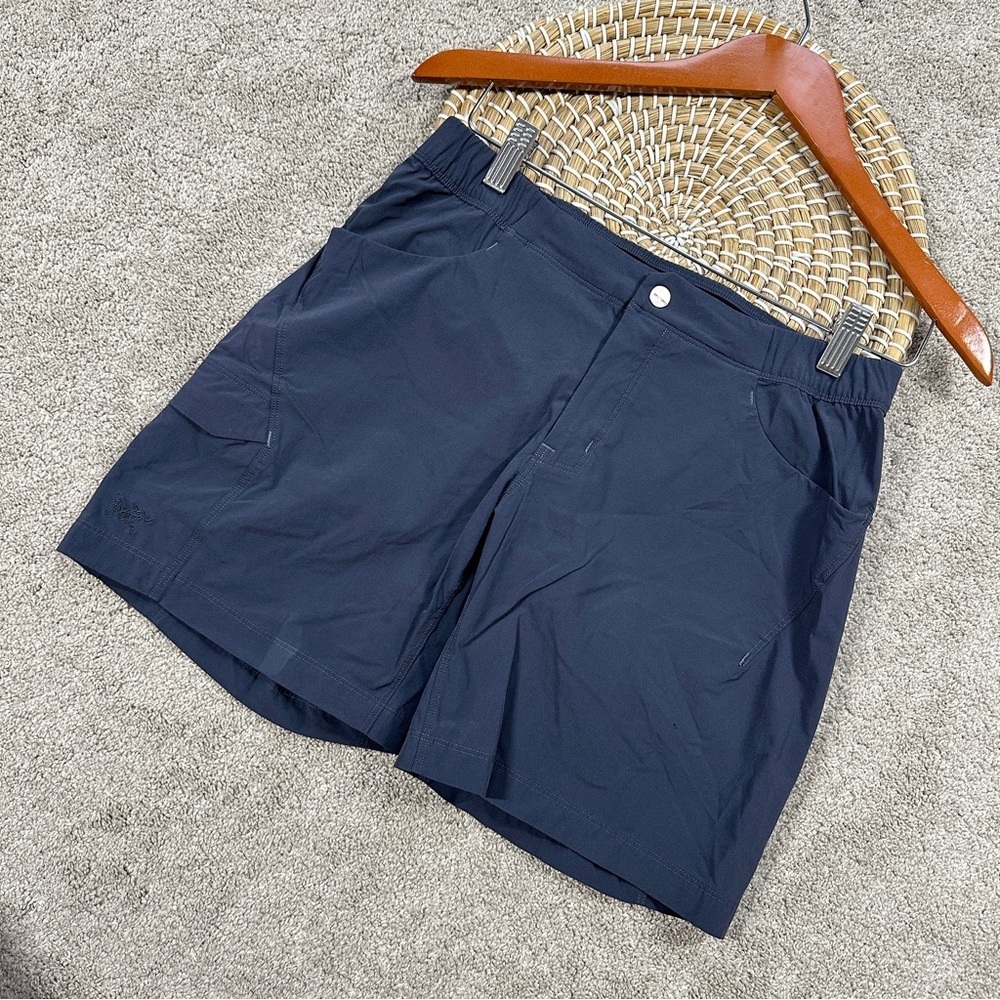 Arc’teryx Women’s Alroy Short 7” Mid Rise Lightweight Outdoor Hiking in Navy 6 - Picture 2 of 16